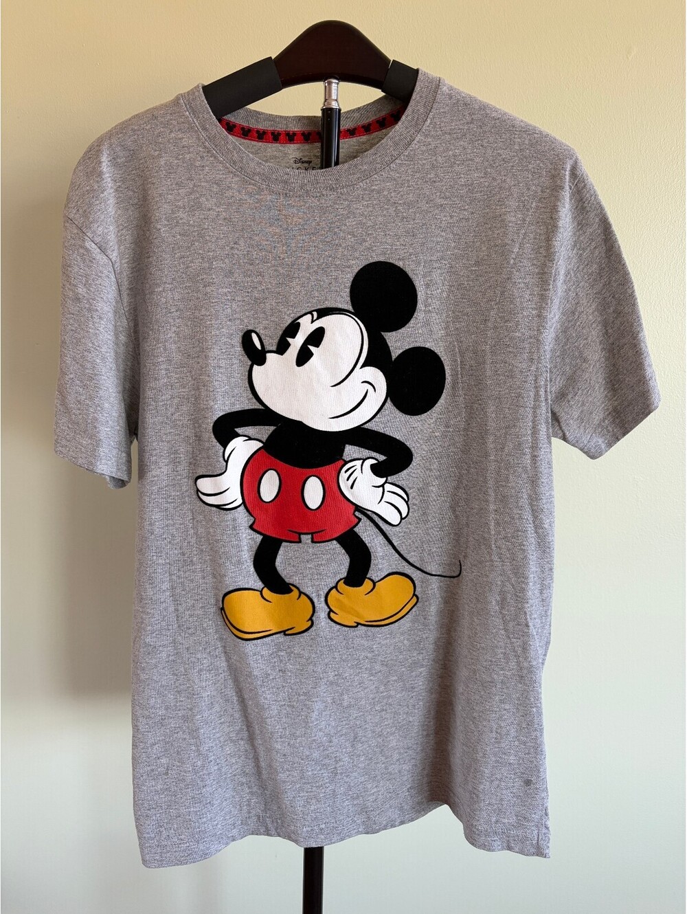 Disney Mickey Mouse Men’s Medium Gray Classic Graphic T-Shirt